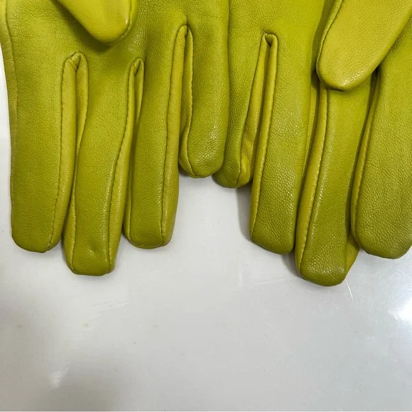 π NWT UGG Womenβs Leather Gloves π§€ Scrunched Logo Touchscreen | Size S - Picture 5 of 12